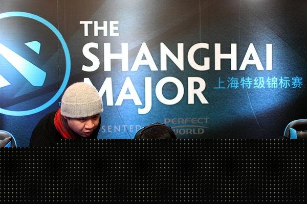 LPL转会期末大新闻，RNG冠军阵容被拆，Uzi离队