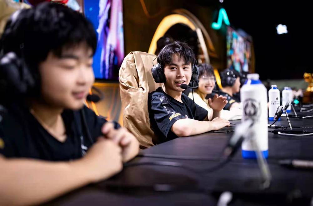 上海Major美洲RMR：稳中求胜，COL 13-7 Bestia