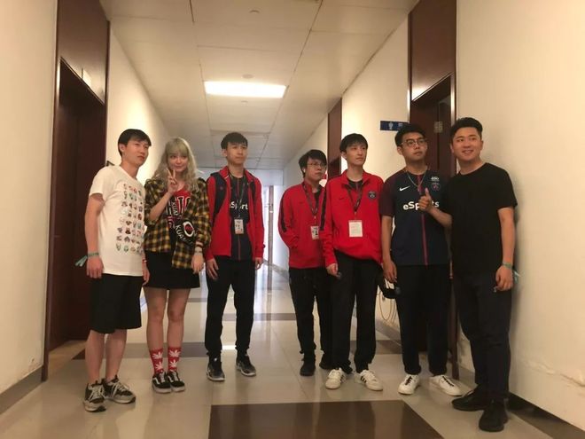 【图集】英雄联盟璐璐COS，如何躲开她的W技能？