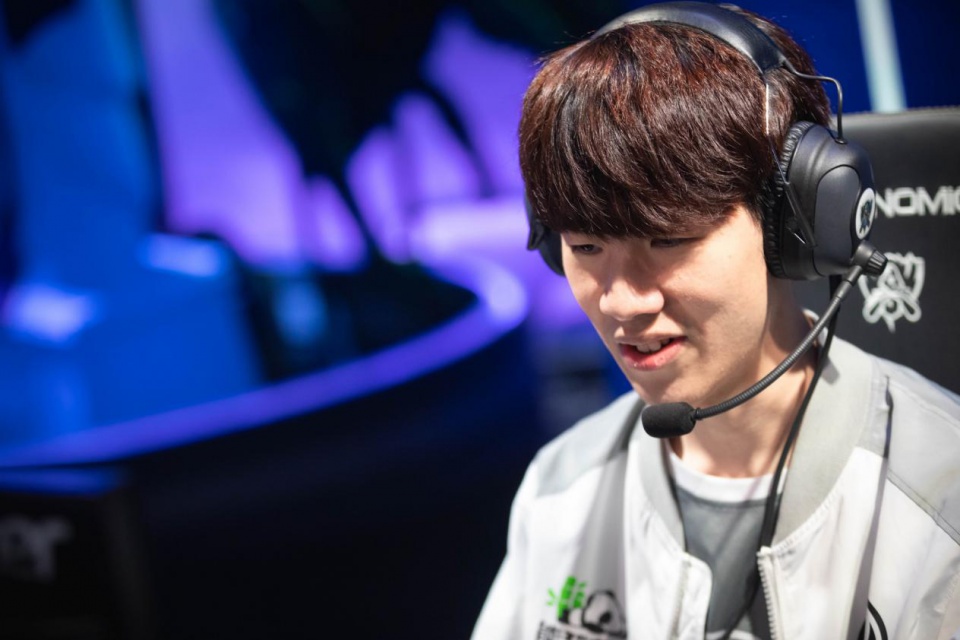 赛后采访 rookie ：虽然我们输了，但我们学到了很多，但磨合的时间仍然不够